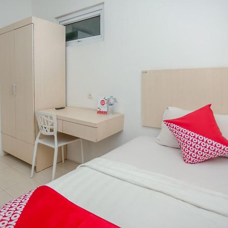 Hotel Oyo 850 Lapan Lapan Banjarmasin  Zewnętrze zdjęcie