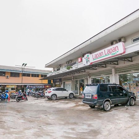 Hotel Oyo 850 Lapan Lapan Banjarmasin  Zewnętrze zdjęcie