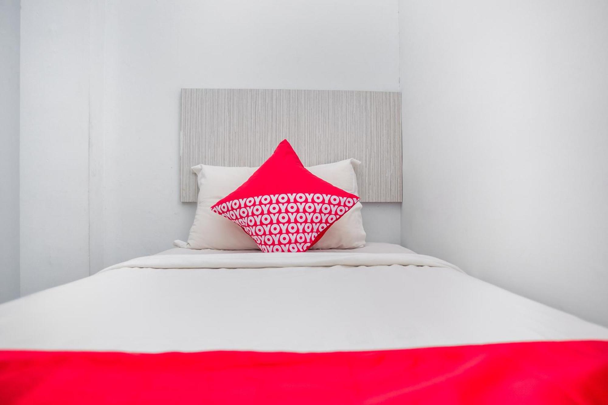 Hotel Oyo 850 Lapan Lapan Banjarmasin  Zewnętrze zdjęcie