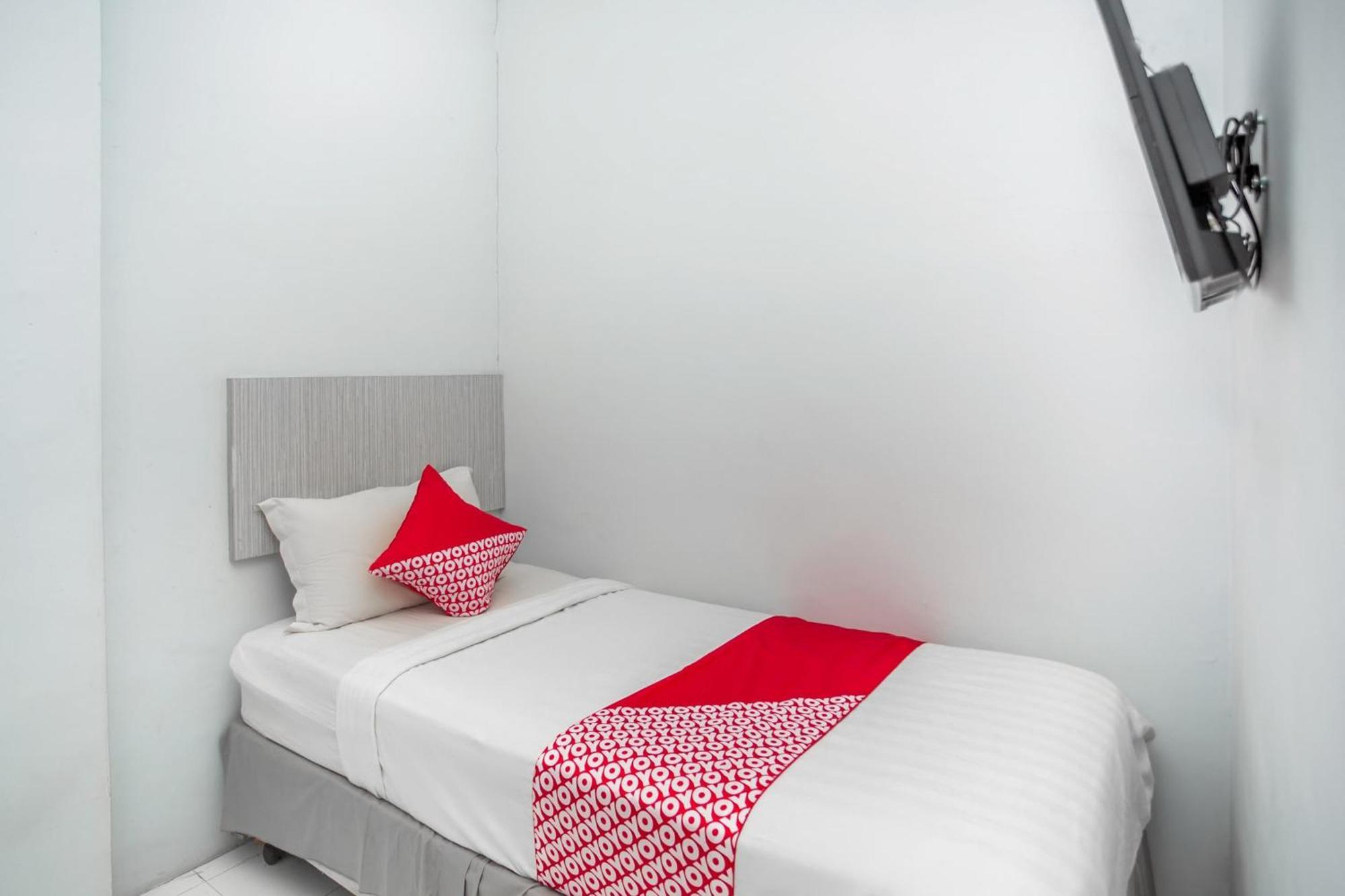 Hotel Oyo 850 Lapan Lapan Banjarmasin  Zewnętrze zdjęcie
