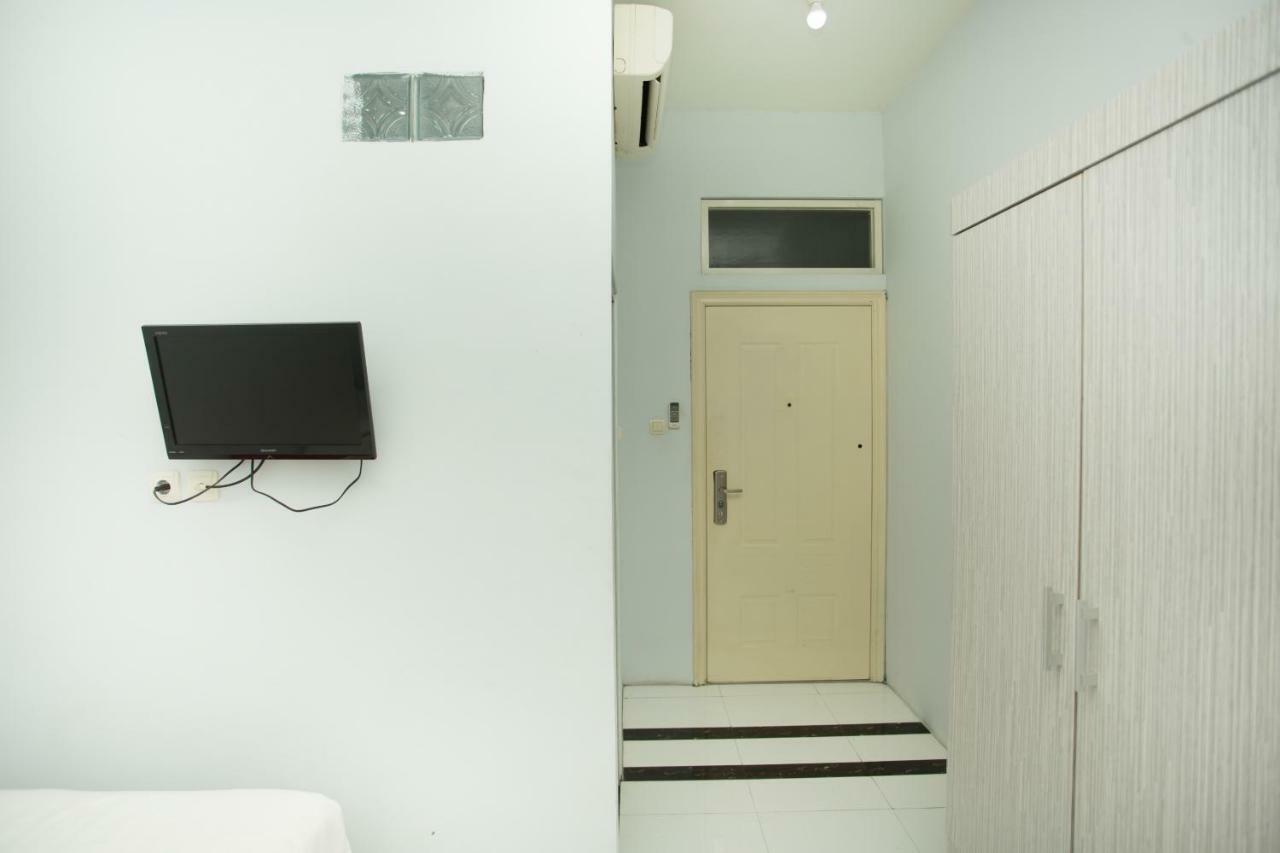 Hotel Oyo 850 Lapan Lapan Banjarmasin  Zewnętrze zdjęcie